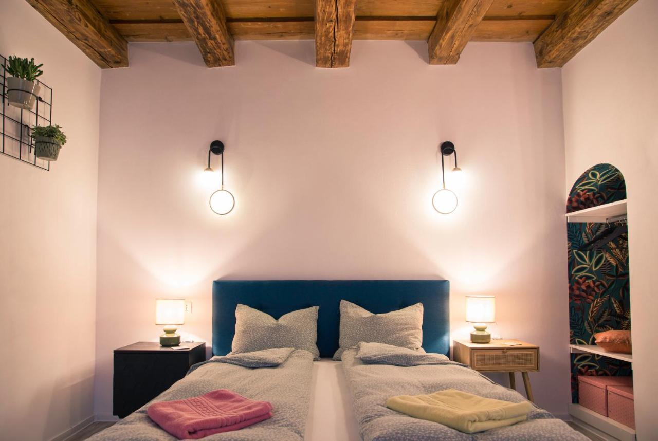 Seek And Hide - Csilla'S Tiny Hideaway Braşov Exterior foto